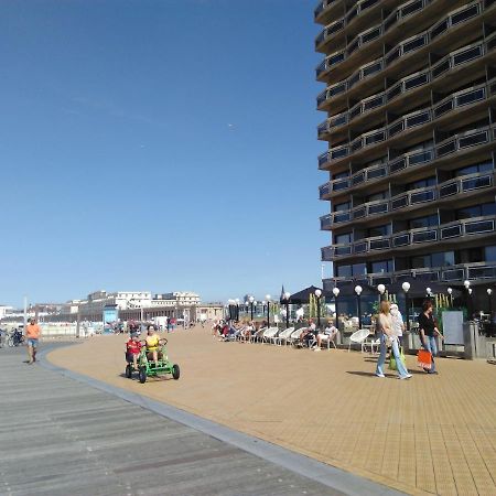 Residentie Aldis Met Zeezicht Apartman Ostende Kültér fotó